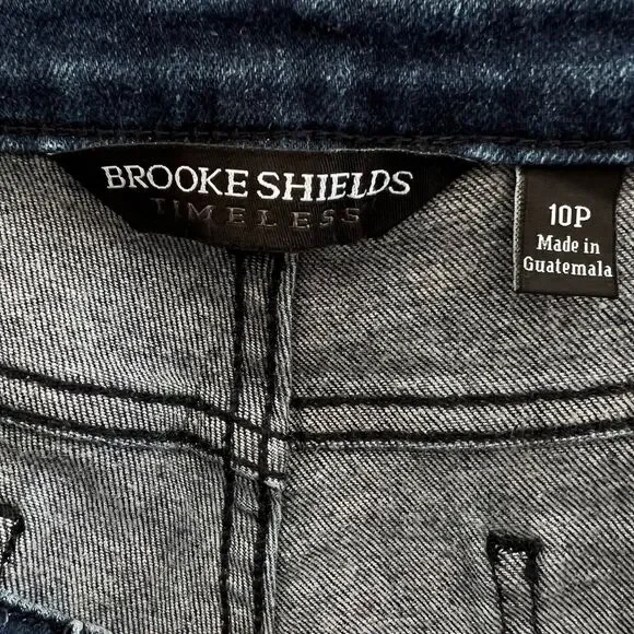 Wide leg, ultra flare Brooke Shields "Timeless"Jeans, NWOT, Size 10P - Picture 5 of 9